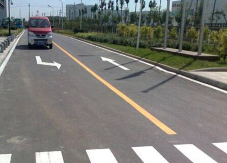 道路劃線的六大優勢是哪些，蘇州道路劃線廠商對劃線的施工要求？