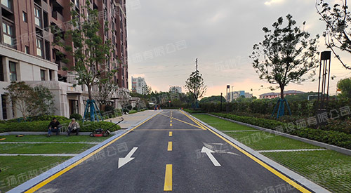 3af5aed3dc156267d92ec8ef370b76f.jpg 道路劃線,車(chē)位劃線,停車(chē)位劃線