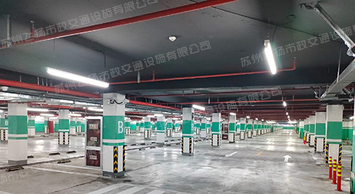 3f5b4ee2198c60e07126aedaa819ef3.jpg 道路劃線,車(chē)位劃線,停車(chē)位劃線