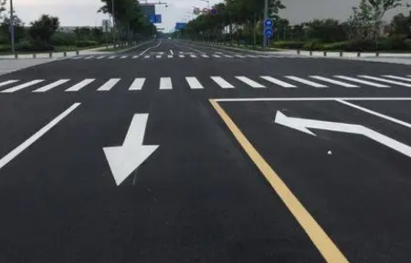 合肥道路劃線分析，如何保證道路畫(huà)線的筆直呢？